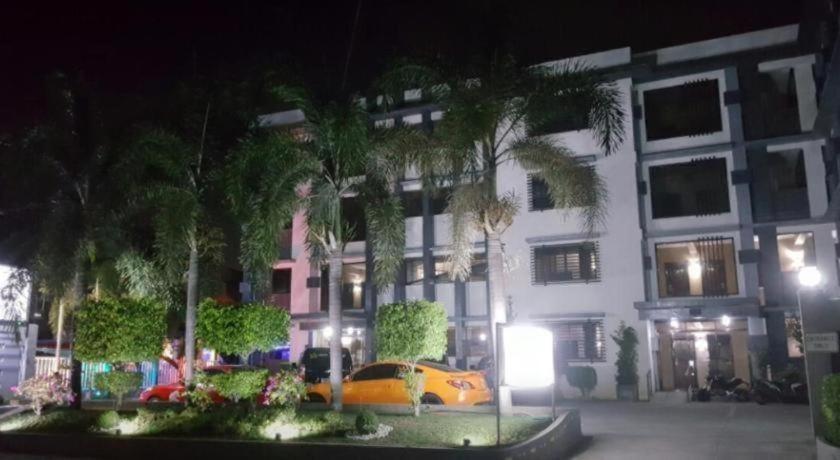 Super Oyo Capital O 786 Kwe Hotel And Resort Angeles Buitenkant foto
